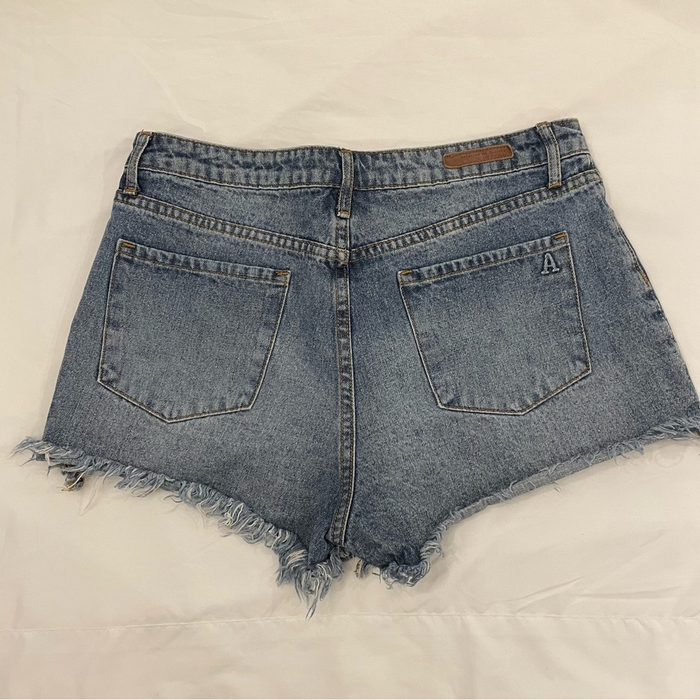 Articles of Society 100% Cotton Denim Frayed Hem Women's Jean Shorts size 29 - Picture 4 of 8
